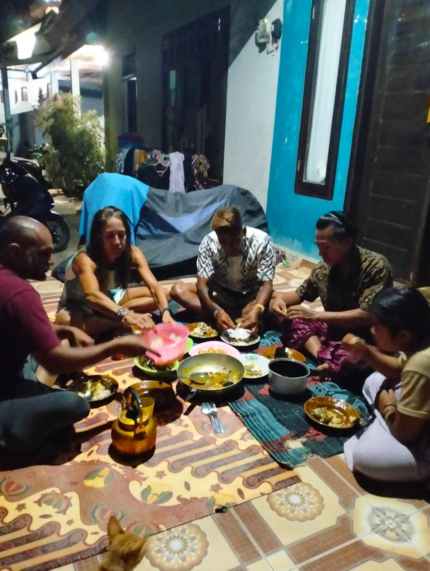 T&T Homestay Kuta  Екстериор снимка